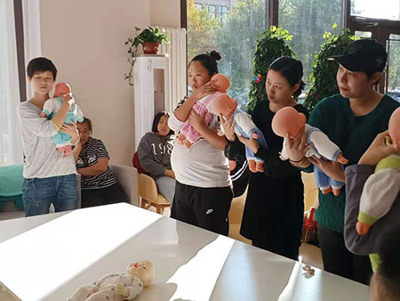 ϲ��ĸӤ���ÿ��ν�����չ���������